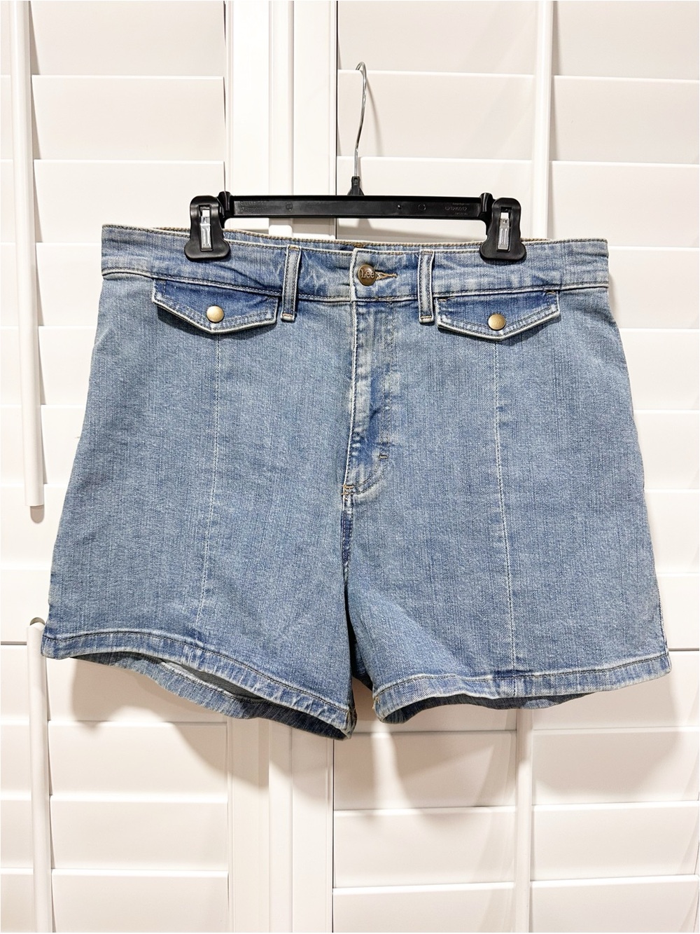 Lee Y2K Inspired High Rise Light Wash Denim Shorts Size 16 Retro Mom Jean